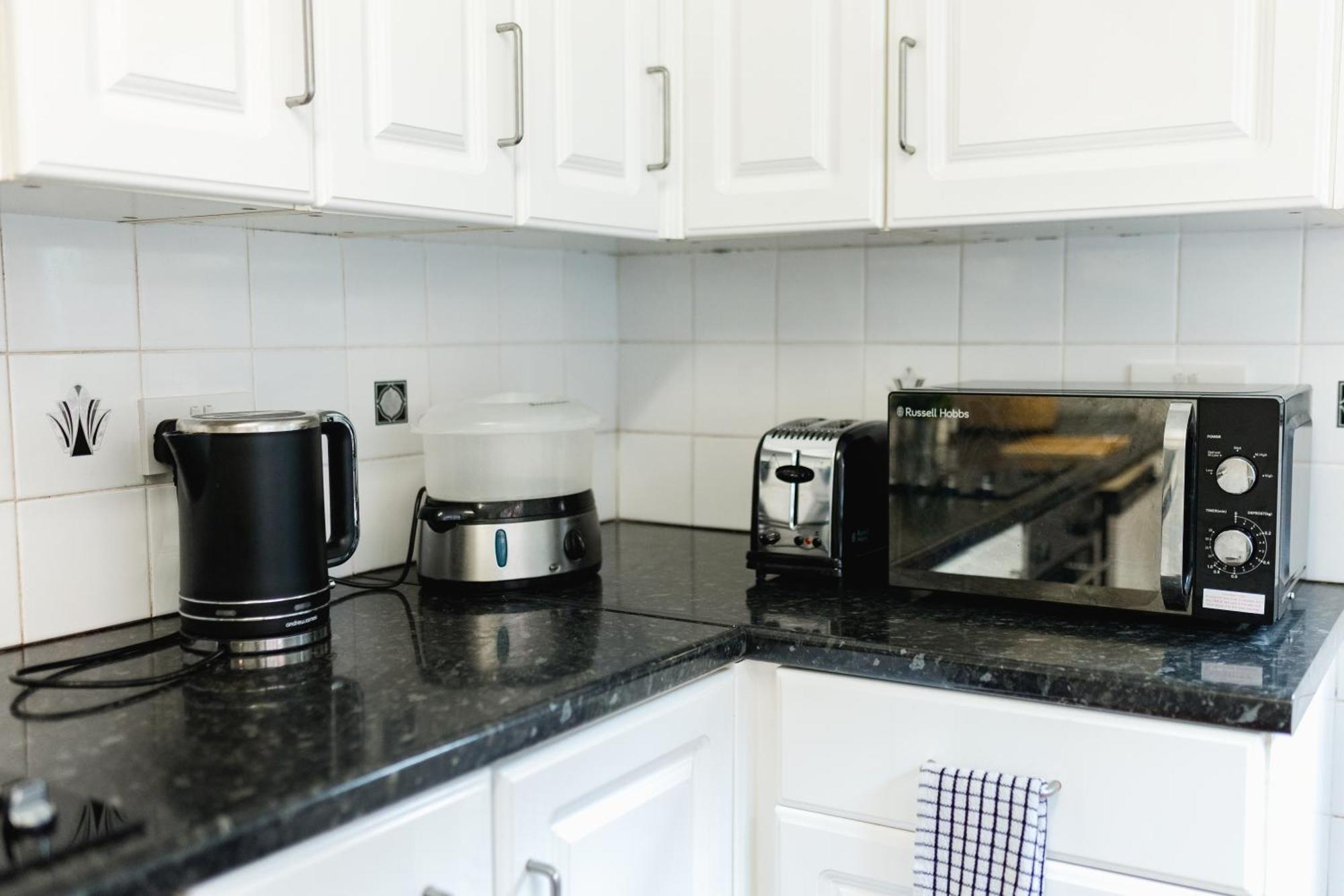 شقة Peaceful House Near Pearson Park كينغستون أبون هول المظهر الخارجي الصورة